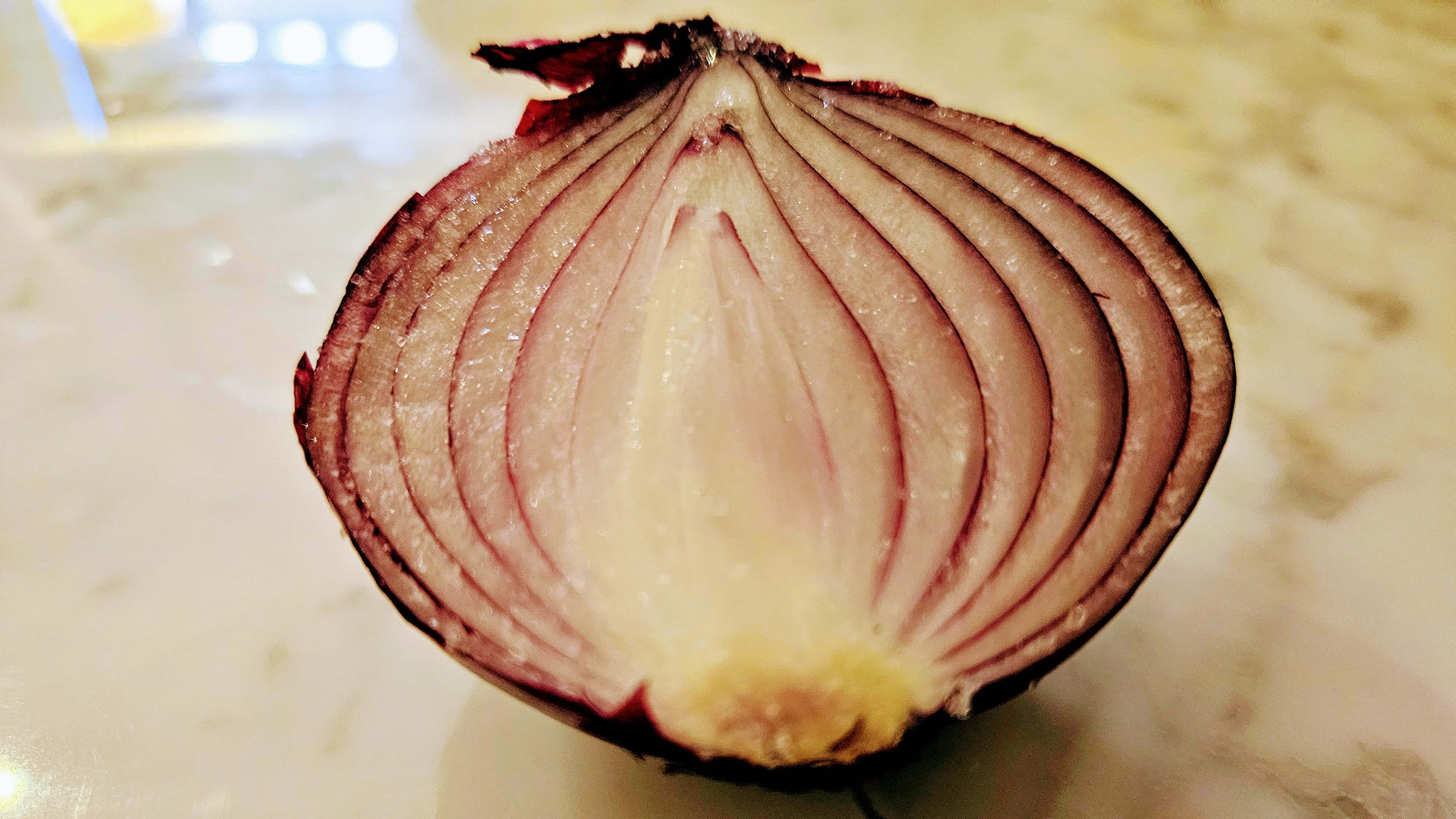 Photo of a red onion.